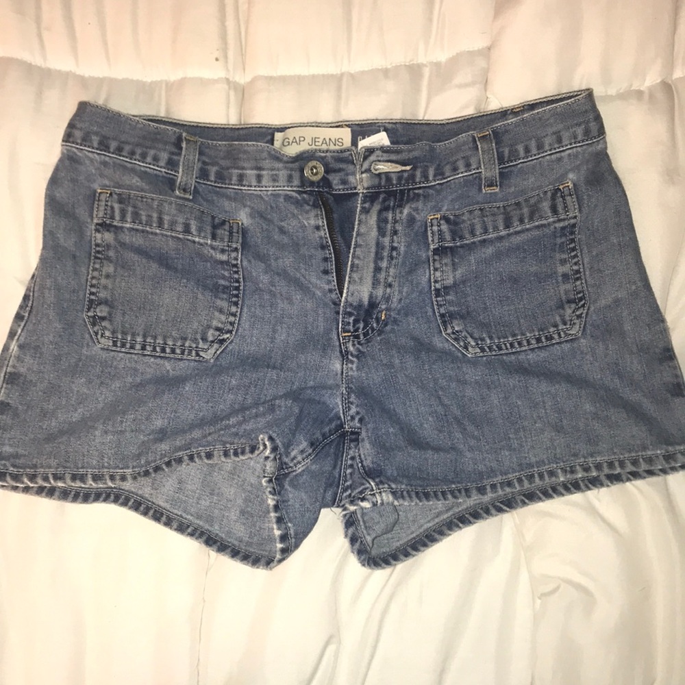 Reposhing GAP shorts
